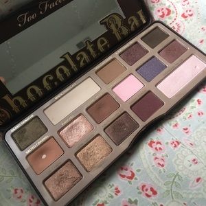 Too faced chocolate bar palette